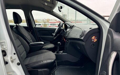 Renault Logan II, 2017 год, 830 000 рублей, 10 фотография