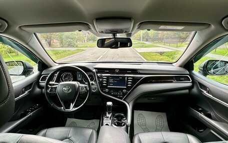 Toyota Camry, 2020 год, 2 800 000 рублей, 10 фотография