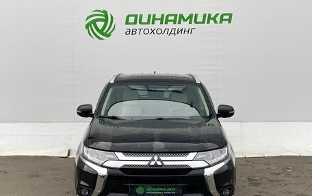 Mitsubishi Outlander III рестайлинг 3, 2019 год, 2 100 000 рублей, 2 фотография