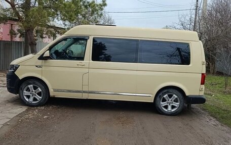 Volkswagen Caravelle T6 рестайлинг, 2016 год, 2 650 000 рублей, 3 фотография