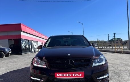 Mercedes-Benz C-Класс, 2011 год, 870 000 рублей, 2 фотография