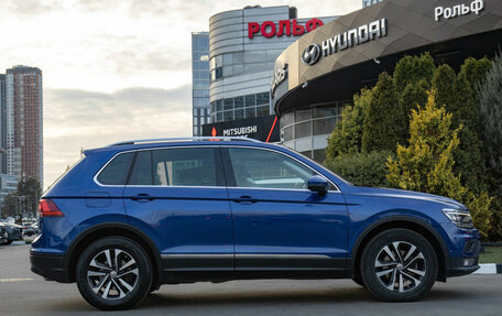 Volkswagen Tiguan II, 2019 год, 2 488 000 рублей, 3 фотография