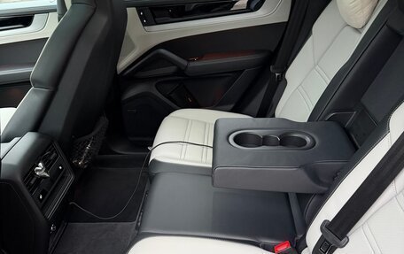 Porsche Cayenne III, 2025 год, 16 000 000 рублей, 18 фотография