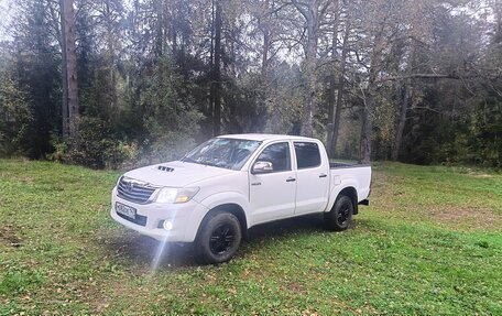 Toyota Hilux VII, 2013 год, 1 200 000 рублей, 2 фотография