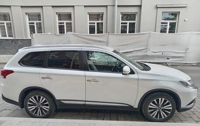 Mitsubishi Outlander III рестайлинг 3, 2021 год, 2 490 000 рублей, 1 фотография