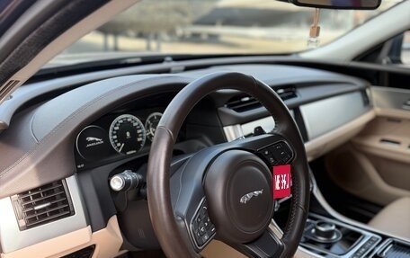 Jaguar XF II, 2017 год, 2 250 000 рублей, 15 фотография