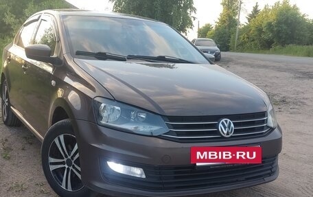 Volkswagen Polo VI (EU Market), 2015 год, 700 000 рублей, 2 фотография