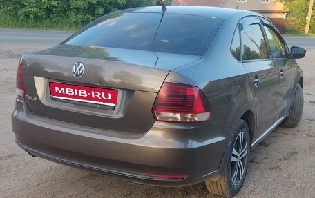 Volkswagen Polo VI (EU Market), 2015 год, 700 000 рублей, 5 фотография