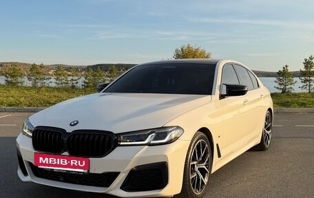 BMW 5 серия, 2021 год, 4 999 000 рублей, 2 фотография