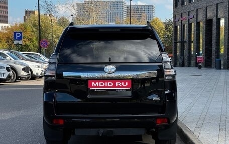 Toyota Land Cruiser Prado 150 рестайлинг 2, 2016 год, 3 990 000 рублей, 8 фотография