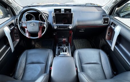 Toyota Land Cruiser Prado 150 рестайлинг 2, 2016 год, 3 990 000 рублей, 19 фотография