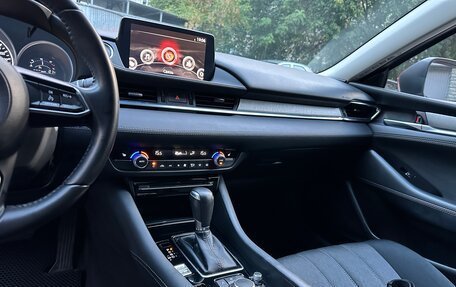 Mazda 6, 2019 год, 2 140 000 рублей, 26 фотография