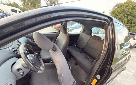 Toyota Yaris I рестайлинг, 2001 год, 200 000 рублей, 6 фотография