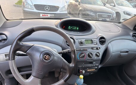 Toyota Yaris I рестайлинг, 2001 год, 200 000 рублей, 7 фотография