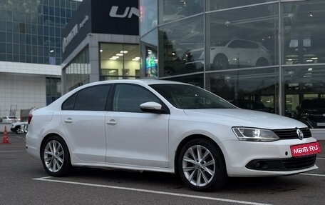 Volkswagen Jetta VI, 2013 год, 830 000 рублей, 2 фотография