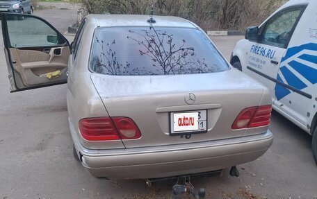 Mercedes-Benz E-Класс, 1997 год, 350 000 рублей, 2 фотография