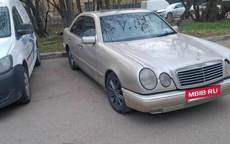 Mercedes-Benz E-Класс, 1997 год, 350 000 рублей, 3 фотография