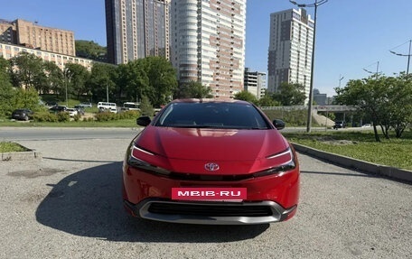 Toyota Prius IV XW50, 2023 год, 3 300 000 рублей, 6 фотография