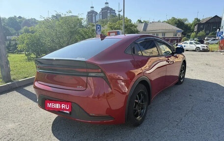 Toyota Prius IV XW50, 2023 год, 3 300 000 рублей, 4 фотография