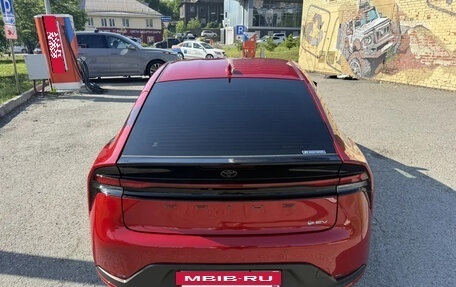 Toyota Prius IV XW50, 2023 год, 3 300 000 рублей, 3 фотография