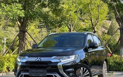Mitsubishi Outlander III рестайлинг 3, 2022 год, 1 840 000 рублей, 1 фотография