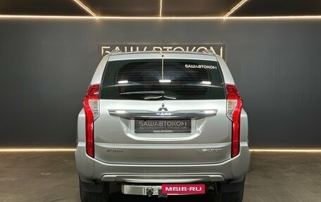 Mitsubishi Pajero Sport III рестайлинг, 2017 год, 2 899 000 рублей, 5 фотография