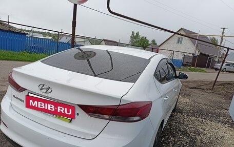 Hyundai Elantra VI рестайлинг, 2016 год, 949 999 рублей, 6 фотография