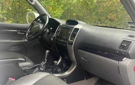 Toyota Land Cruiser Prado 120 рестайлинг, 2008 год, 1 650 000 рублей, 17 фотография