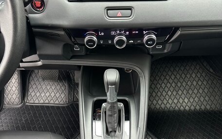 Honda Vezel, 2023 год, 1 890 000 рублей, 11 фотография