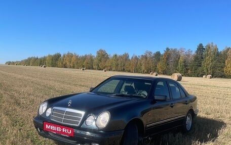 Mercedes-Benz E-Класс, 1999 год, 380 000 рублей, 3 фотография