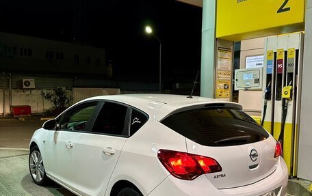 Opel Astra J, 2011 год, 620 000 рублей, 2 фотография