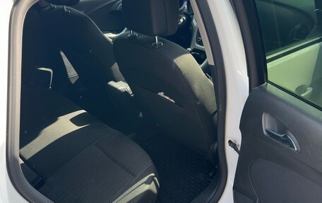 Opel Astra J, 2011 год, 620 000 рублей, 11 фотография