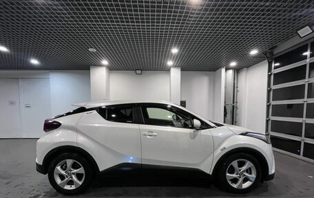 Toyota C-HR I рестайлинг, 2018 год, 2 213 000 рублей, 2 фотография