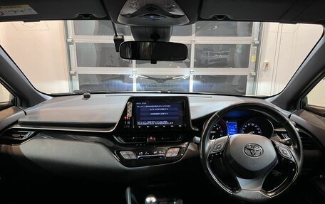 Toyota C-HR I рестайлинг, 2018 год, 2 213 000 рублей, 9 фотография