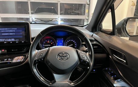 Toyota C-HR I рестайлинг, 2018 год, 2 213 000 рублей, 10 фотография