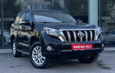 Toyota Land Cruiser Prado 150 рестайлинг 2, 2014 год, 3 075 000 рублей, 3 фотография
