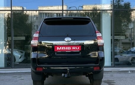 Toyota Land Cruiser Prado 150 рестайлинг 2, 2014 год, 3 075 000 рублей, 6 фотография