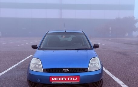 Ford Fiesta, 2005 год, 200 000 рублей, 2 фотография