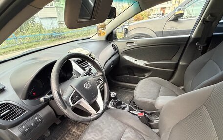 Hyundai Solaris II рестайлинг, 2012 год, 400 000 рублей, 8 фотография