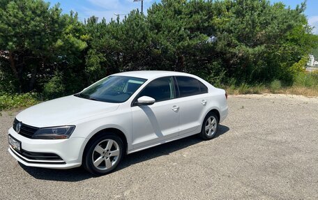 Volkswagen Jetta VI, 2015 год, 950 000 рублей, 2 фотография