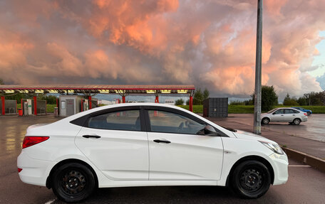 Hyundai Solaris II рестайлинг, 2014 год, 680 000 рублей, 2 фотография