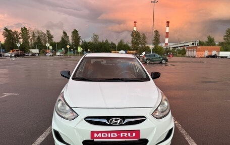 Hyundai Solaris II рестайлинг, 2014 год, 680 000 рублей, 3 фотография
