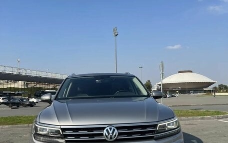 Volkswagen Tiguan II, 2017 год, 2 000 000 рублей, 1 фотография