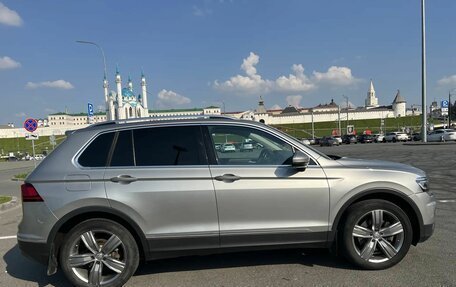 Volkswagen Tiguan II, 2017 год, 2 000 000 рублей, 2 фотография