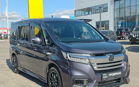 Honda Stepwgn IV, 2018 год, 2 395 000 рублей, 3 фотография