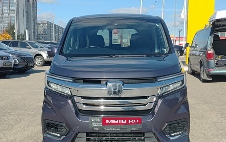 Honda Stepwgn IV, 2018 год, 2 395 000 рублей, 2 фотография