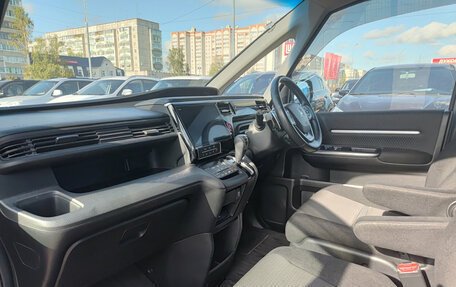 Honda Stepwgn IV, 2018 год, 2 395 000 рублей, 13 фотография