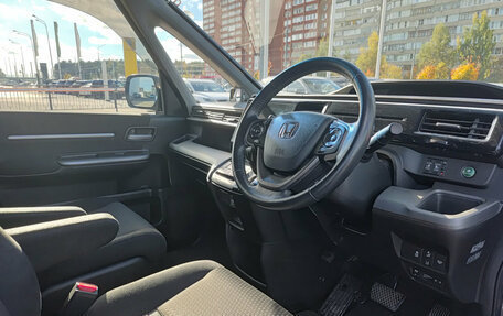 Honda Stepwgn IV, 2018 год, 2 395 000 рублей, 20 фотография