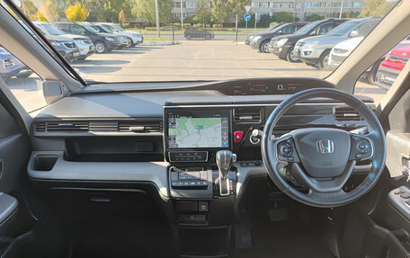 Honda Stepwgn IV, 2018 год, 2 395 000 рублей, 17 фотография