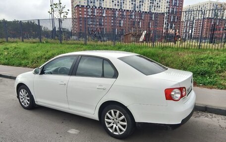 Volkswagen Jetta VI, 2010 год, 900 000 рублей, 3 фотография